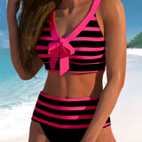 Hochtaillierter gestreifter Bikini