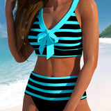 Hochtaillierter gestreifter Bikini