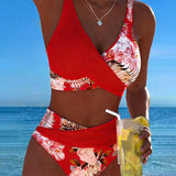 Bikini mit auffälligem Blumenmuster und seitlichem Schlitz