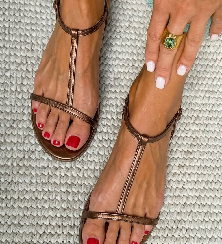 Rosalba | Goldene Sandalen Frühling