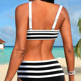 Hochtaillierter gestreifter Bikini