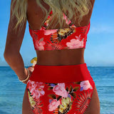 Bikini mit auffälligem Blumenmuster und seitlichem Schlitz