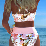 Bikini mit auffälligem Blumenmuster und seitlichem Schlitz