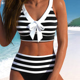 Hochtaillierter gestreifter Bikini
