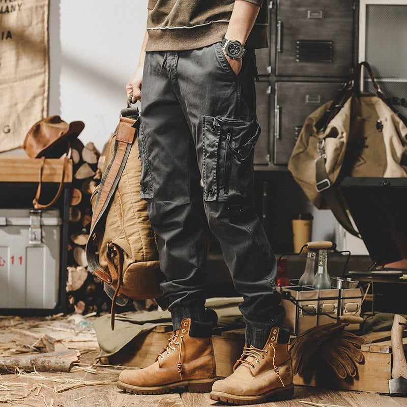 Funktionale Herrenarbeitshose im Outdoor-Stil