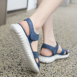 Leichte Komfortsandalen mit elastischem Halt