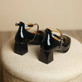 Leah | Elegante Knöchelriemen-Pumps