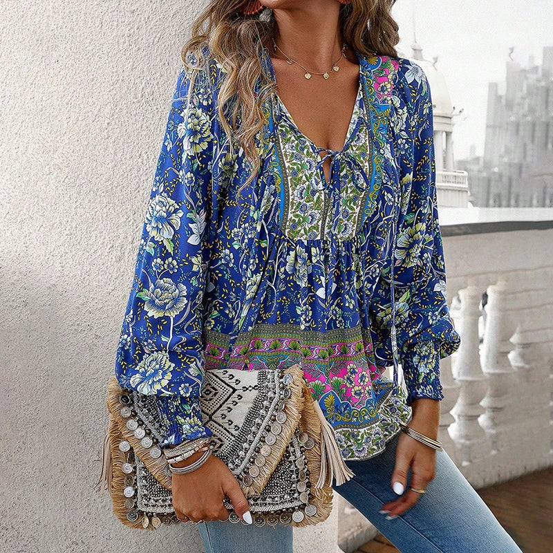 STILVOLLE BLUMENBLUSE