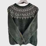 Sandra | Winterpullover mit Kiefernmotiv