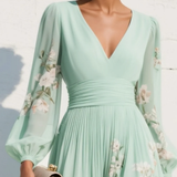 Cisella | Midi-Kleid in hellgrün mit Blumenmuster