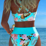 Bikini mit auffälligem Blumenmuster und seitlichem Schlitz