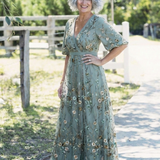 Evadne | Florales V-Ausschnitt Maxikleid mit kurzen Ärmeln
