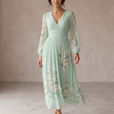 Cisella | Midi-Kleid in hellgrün mit Blumenmuster